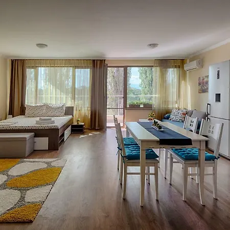 Apartment Riverside With Free Parking