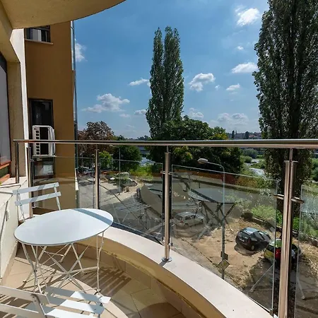 Riverside With Free Parking Lejlighed