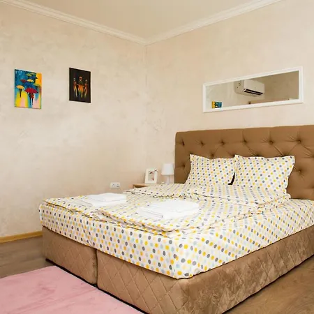 Riverside With Free Parking Apartment