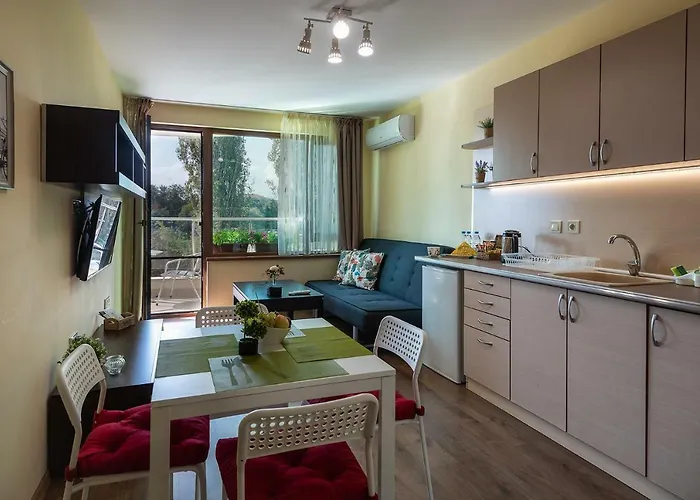 Riverside With Free Parking Apartament