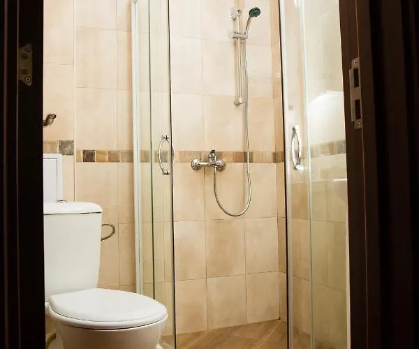 Riverside With Free Parking